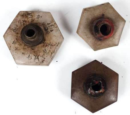 Trois fourneaux de pipe à opium en terre cuite 