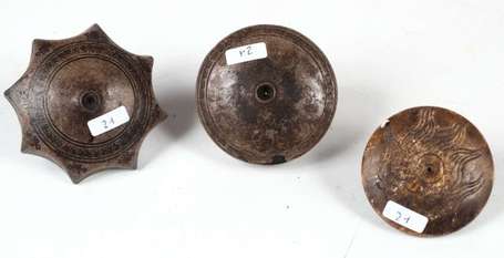 Trois fourneaux de pipe à opium en terre cuite 