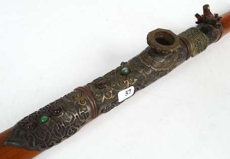 Importante pipe à opium en bambou, à plaquette en 