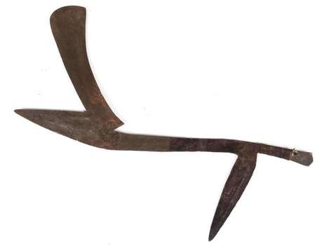 Un couteau de jet en Fer. Hauteur 42 cm. Oubangui 