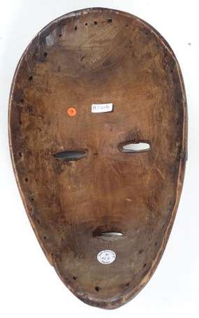 Très élégant et ancien masque de course en bois 