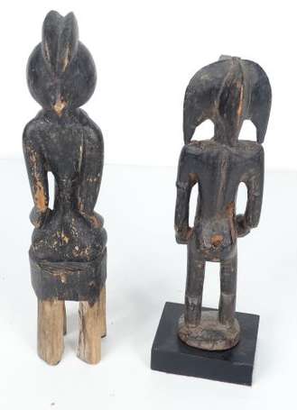 Deux statuettes anciennes en bois dont une à la 