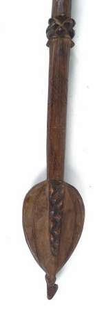 Ancien sceptre en bois à tête janus. Patine 