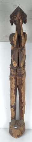 Ancienne grande statue féminine en bois dur très 