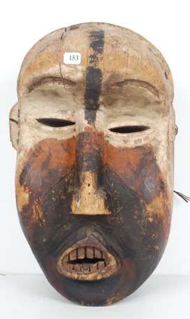 Très ancien masque en bois mi-dur 'Ndunga' bruni 