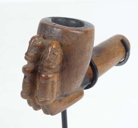 Ancien fourneau de pipe en bois jaune décoré de 