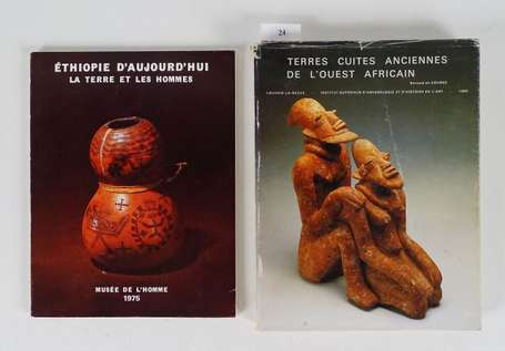 Deux livres 'Terres cuites anciennes de l'Ouest 