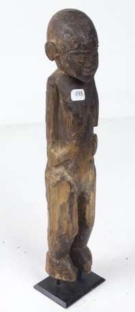 Un ancien fétiche en bois dur. Hauteur 34 cm. Lobi