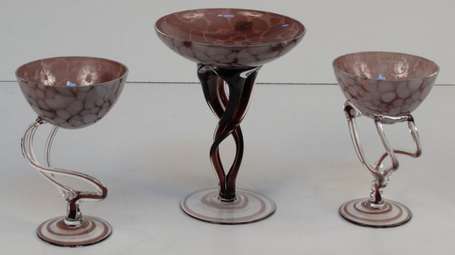 3 coupes sur pied en verre de couleur prune à 