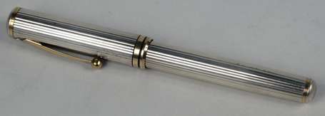 Stylo plume Sheaffer en argent, la plume est en 