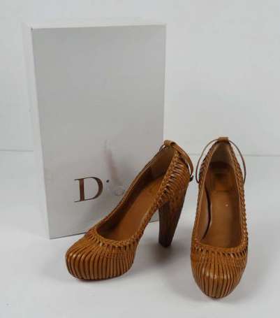 Christian DIOR - Escarpins à sangles en cuir 