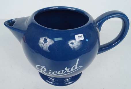 RICARD : Pichet de 3 litres de couleur bleue. 