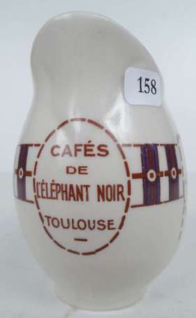 CAFE DE L'ELEPHANT NOIR à Toulouse : Pot à lait en