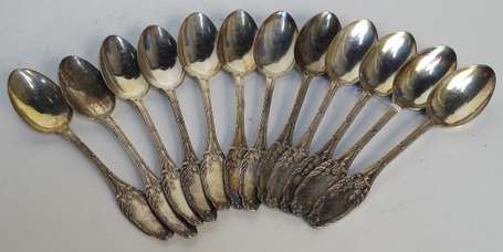 Douze cuillères à moka en argent, la spatule 