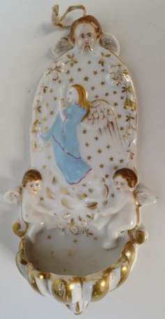 Bénitier en porcelaine de Paris à décor d'anges 