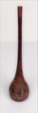 DAUM - Vase soliflore à base renflée et long col 