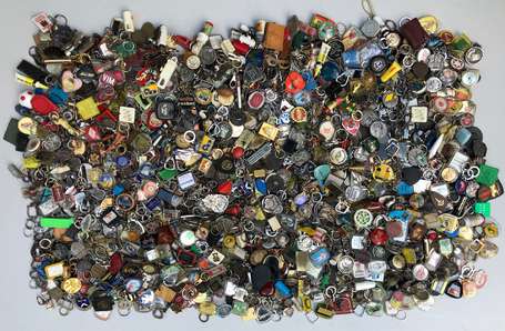 PORTE-CLEFS /DIVERS :  Une importante collection 