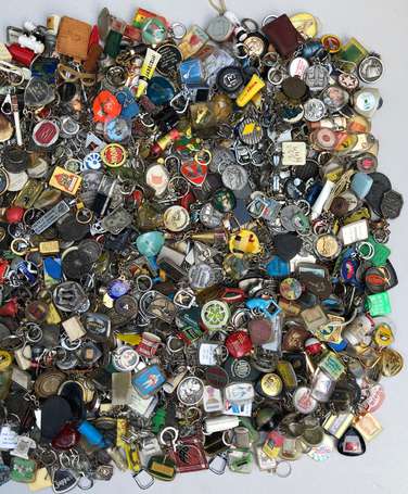 PORTE-CLEFS /DIVERS :  Une importante collection 