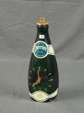 PERRIER : Horloge murale en forme de bouteille. H 