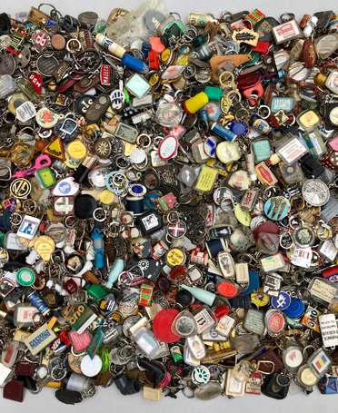 PORTE-CLEFS /DIVERS :  Une importante collection 