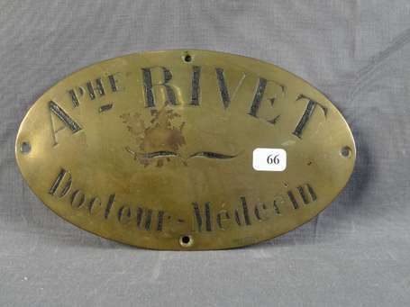 DOCTEUR-MEDECIN Adolphe Rivet : Plaque en laiton 