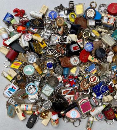 PORTE-CLEFS /DIVERS : Une importante collection 