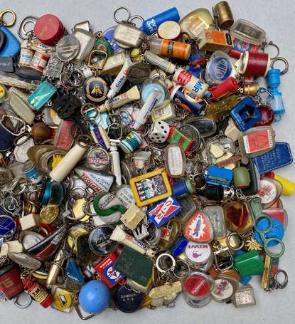 PORTE-CLEFS /DIVERS : Une importante collection 