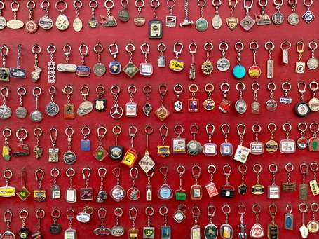 PORTE-CLÉS : Une collection de + de 450 