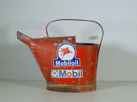 MOBILOIL : Arrosoir ancien, autocollant apposés 