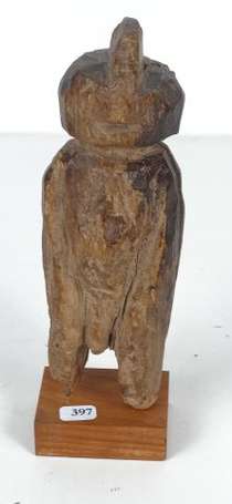 Ancien petit fétiche en bois mi-dur sculpté d'une 
