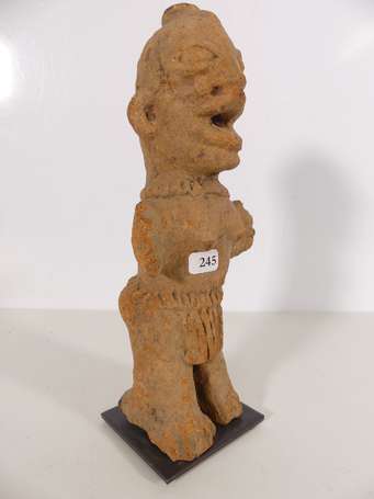 Ancienne et rare statuette en terre cuite à patine