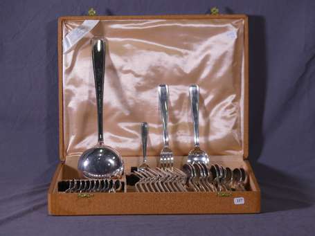 BOULENGER - Ménagère en métal argenté, la spatule 