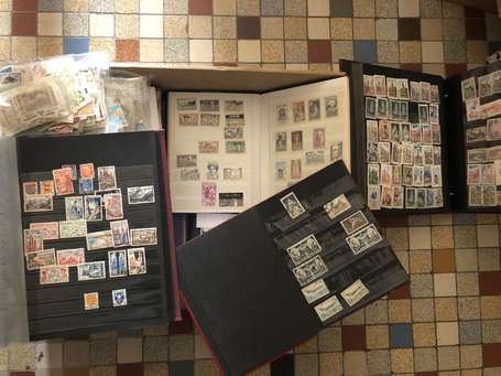 Philatélie - ensemble de 7 albums de timbres 