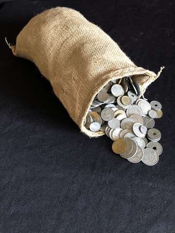 Monnaies diverses - 1 sac d'environ 7kg - à trier