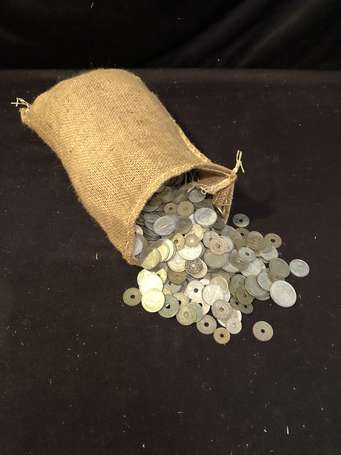 Monnaies diverses - 1 sac d'environ 6,5kg - à 
