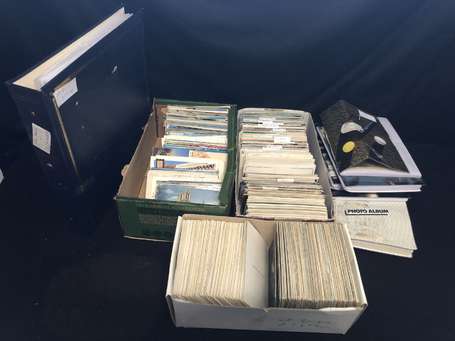 Divers - Carton de 7 albums + 3 boites de CPA / 