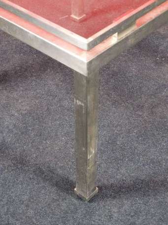 Ramsay. (d'après) Table basse carrée en acier 