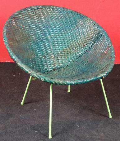Fauteuil à piètement en métal tubulaire laqué vert