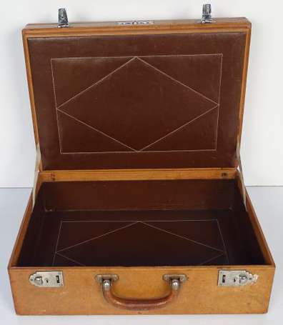 Mallette de toilette à double fond en cuir 