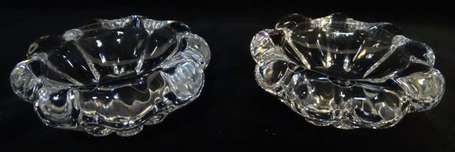 DAUM - Paire de salerons en cristal moulé en forme