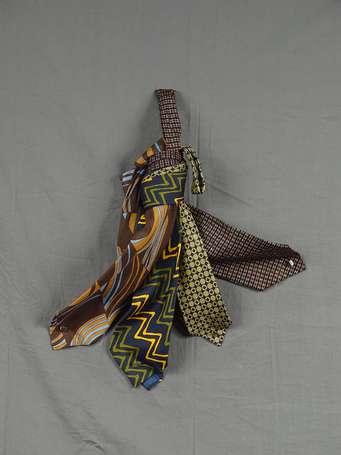 CHRISTIAN DIOR - Trois cravates vintage en soie, 