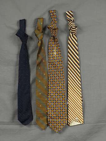 Lot de quatre cravates vintage en soie : CHRISTIAN