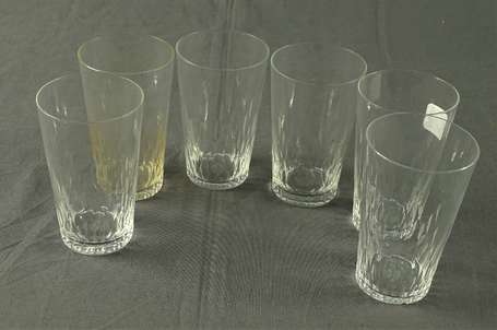 BACCARAT - Suite de 6 petits verres gobelets en 