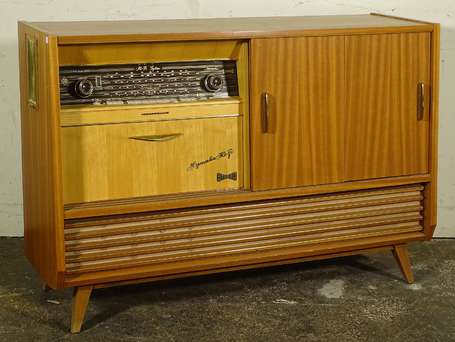 Meuble radio et tourne-disques TELEFUNKEN en bois 