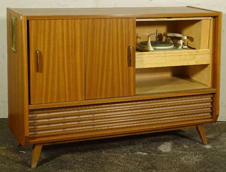 Meuble radio et tourne-disques TELEFUNKEN en bois 