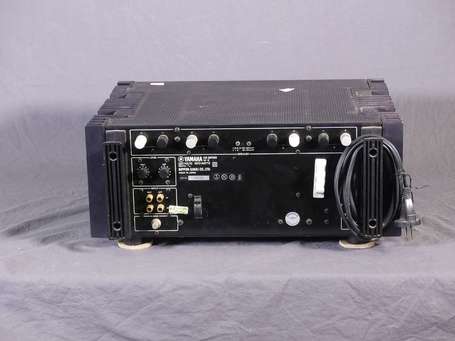Ampli YAMAHA M2 1500 watts Japan série 06258 