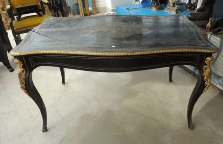 Table bureau en placage de bois noirci, le plateau