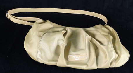 2 sacs bandoulière en toile Arthur & Aston et 