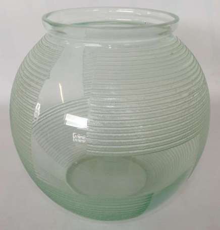 Daum Nancy Vase boule en verre vert décor de 
