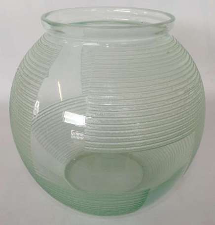 Daum Nancy Vase boule en verre vert décor de 